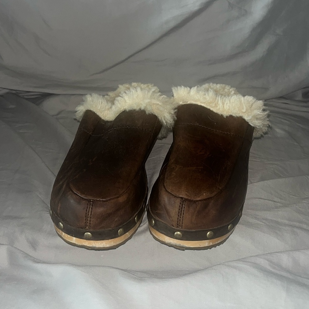 UGG Kalee Clogs Women’s 8 Brown Bomber Leather Sherpa Lined - Picture 3 of 15